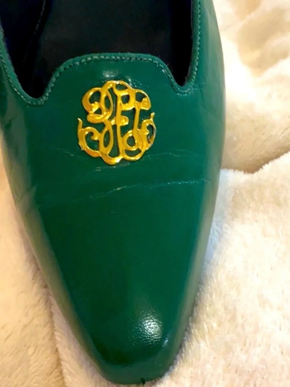 Naturalizer Teal Pointed Toe Shoes with Gold Medallion